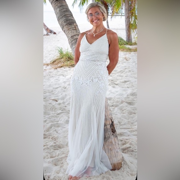 Elegant White Evening Gown - Picture 7 of 9